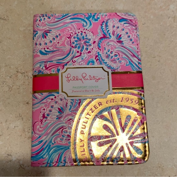 Lilly Pulitzer Accessories - Lilly Pulitzer Passport Cover in Don’t be Jelly NWT